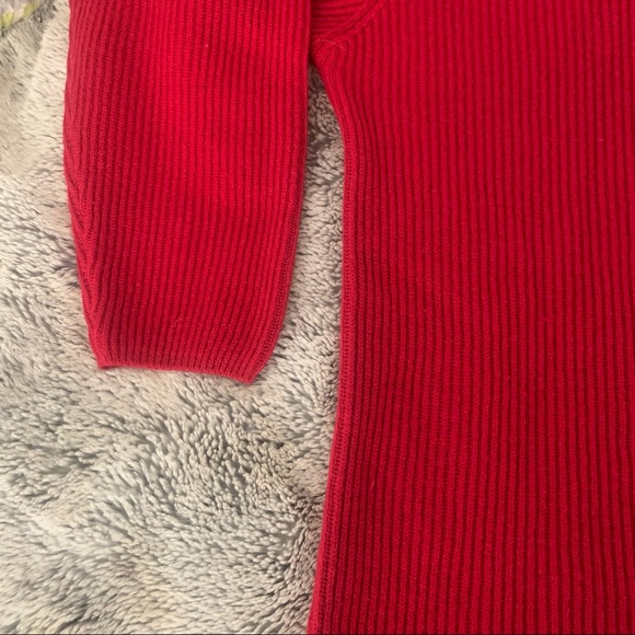 Red turtleneck sweater - Picture 3 of 6